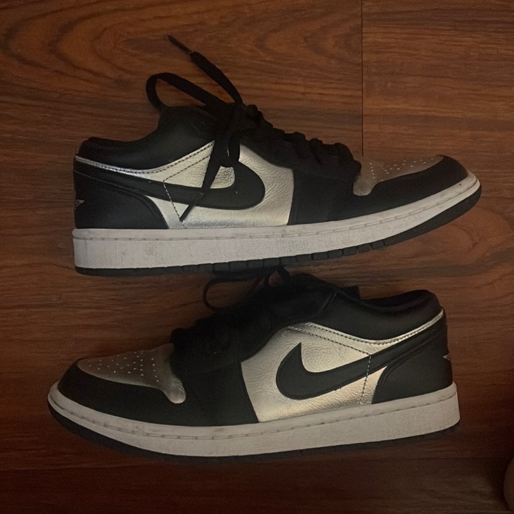 Jordan one lows black metallic silver